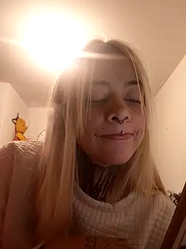 sofigirlgold online show from May 29, 2026, 1:36 am