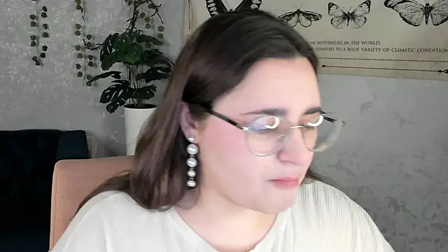 Snapshot of Ayleen_Gece chatting on May 19, 2026, 4:30 am Ayleen Gece online show from May 19, 2026, 4:30 am
