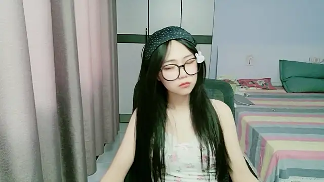 Snapshot of xiaoxiaoyu030 chatting on June 17, 2026, 8:17 am xiaoxiaoyu030 online show from June 17, 2026, 8:17 am