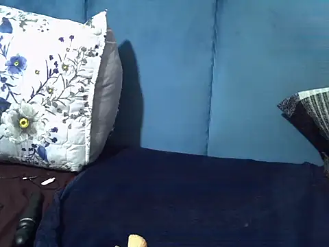 Snapshot of Queenleahx chatting on May 26, 2026, 6:09 am Queenleahx online show from May 26, 2026, 6:09 am