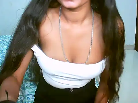 Hey-sanvi online show from May 27, 2026, 5:04 am