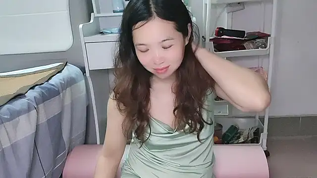 Snapshot of F-Yingying chatting on May 22, 2026, 3:28 pm F-Yingying online show from May 22, 2026, 3:28 pm