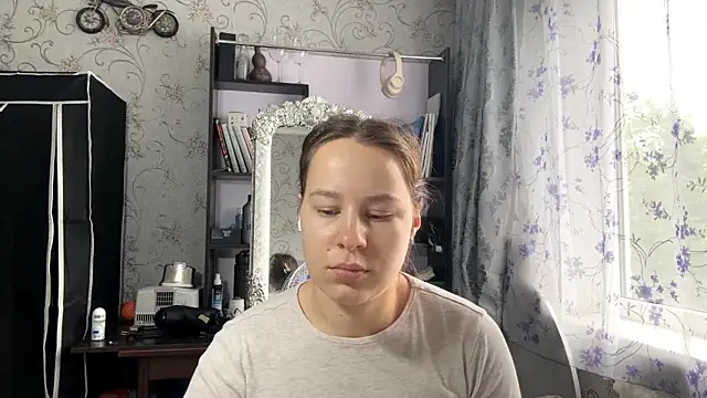 Snapshot of KathyrnEdmison chatting on May 26, 2026, 6:42 am KathyrnEdmison online show from May 26, 2026, 6:42 am