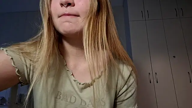 Snapshot of dozygleam chatting on May 21, 2026, 1:07 pm dozygleam online show from May 21, 2026, 1:07 pm