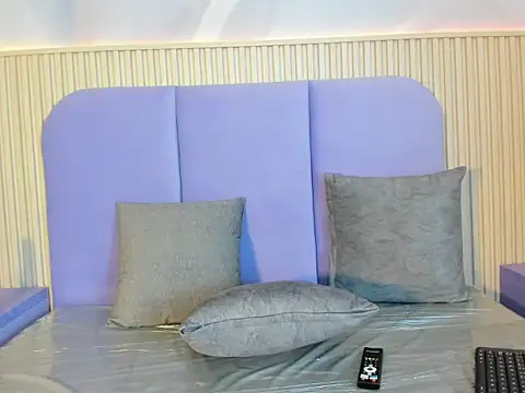 Abigail Aura online show from June 4, 2026, 12:33 pm