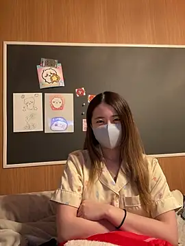 sara-n n online show from May 24, 2026, 2:33 pm