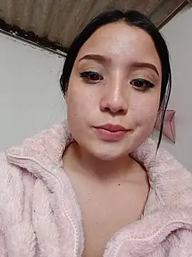 mileidy0106 online show from July 6, 2026, 7:38 pm