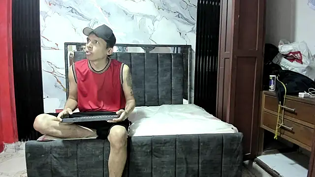 Snapshot of gissel_and_fabi chatting on May 27, 2026, 1:30 pm gissel and fabi online show from May 27, 2026, 1:30 pm