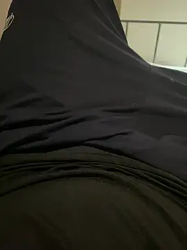 hott-boyyy online show from May 26, 2026, 12:17 am