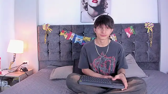 Destello xxx online show from July 8, 2026, 6:01 pm