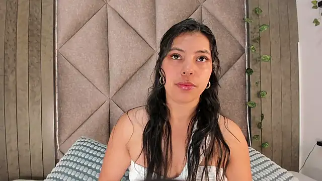 Snapshot of NinaSpicy__ chatting on May 27, 2026, 11:40 am NinaSpicy online show from May 27, 2026, 11:40 am