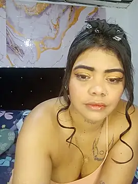 luxuryluna online show from May 18, 2026, 11:10 pm