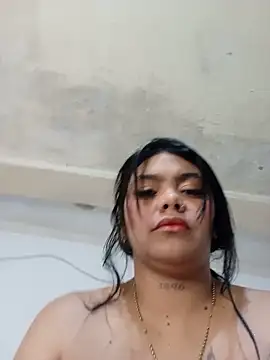 luxuryluna online show from July 5, 2026, 1:45 am