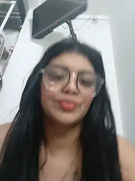 luxuryluna online show from July 11, 2026, 10:44 pm