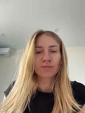 Snapshot of AnnaMist_ chatting on May 30, 2026, 6:32 am AnnaMist online show from May 30, 2026, 6:32 am