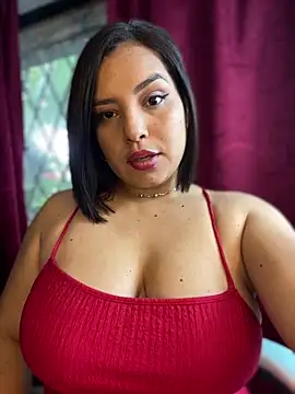 Snapshot of Elena_Grace1 chatting on May 29, 2026, 8:18 pm Elena Grace1 online show from May 29, 2026, 8:18 pm