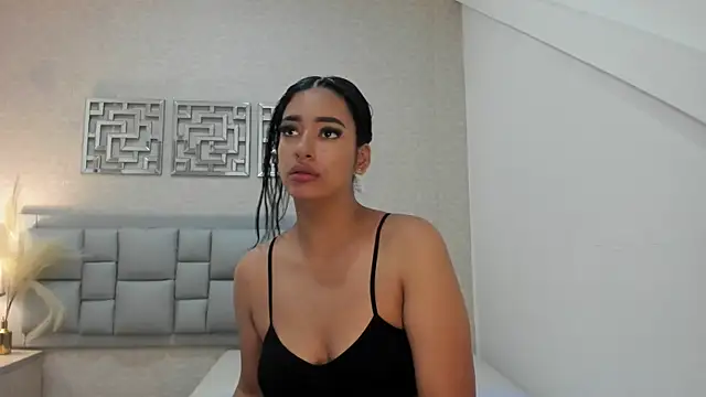 Snapshot of luna25__ chatting on May 20, 2026, 12:11 pm luna25 online show from May 20, 2026, 12:11 pm