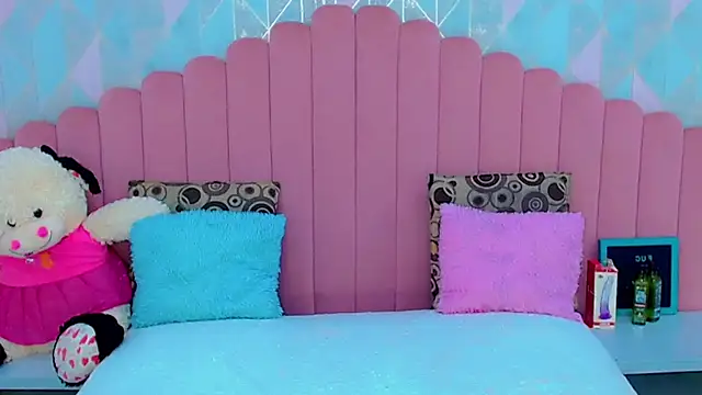 ariadnna princes online show from May 23, 2026, 11:58 am