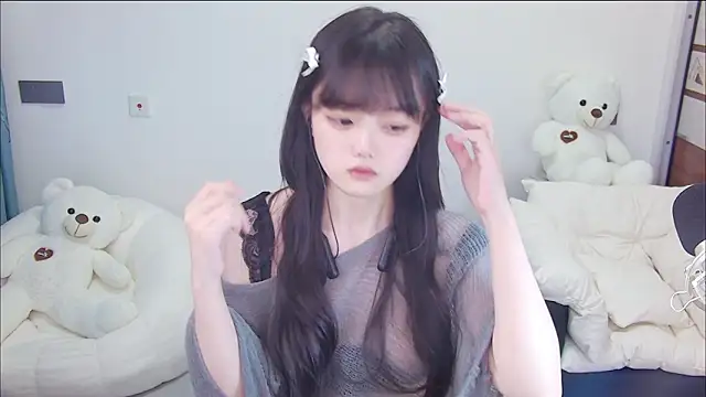 Snapshot of Evil-Bunny007 chatting on May 26, 2026, 1:07 pm Evil-Bunny007 online show from May 26, 2026, 1:07 pm