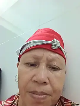 Snapshot of zanalove chatting on May 19, 2026, 12:44 pm zanalove online show from May 19, 2026, 12:44 pm