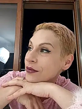 Snapshot of KittyDesiree chatting on June 25, 2026, 7:07 pm KittyDesiree online show from June 25, 2026, 7:07 pm