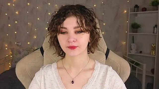 Snapshot of Kira__Fluffy chatting on May 31, 2026, 12:08 am Kira Fluffy online show from May 31, 2026, 12:08 am