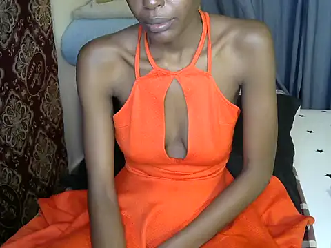 Snapshot of petite_hottie chatting on June 24, 2026, 2:05 pm petite hottie online show from June 24, 2026, 2:05 pm