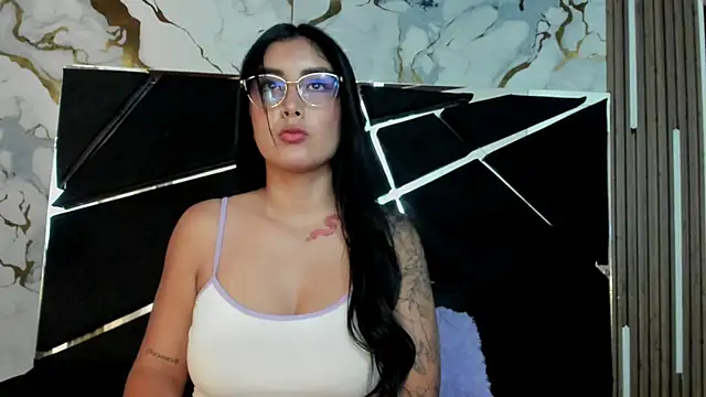Snapshot of Alaia_22 chatting on May 28, 2026, 9:34 pm Alaia 22 online show from May 28, 2026, 9:34 pm