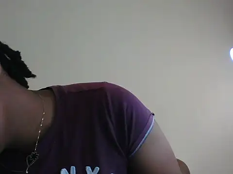 Snapshot of sexy_dove chatting on June 13, 2026, 6:33 am sexy dove online show from June 13, 2026, 6:33 am