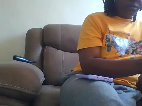 Snapshot of sexy_dove chatting on August 1, 2026, 8:02 am sexy dove online show from August 1, 2026, 8:02 am