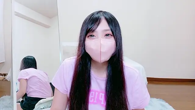 Runa-nn online show from June 19, 2026, 10:13 pm