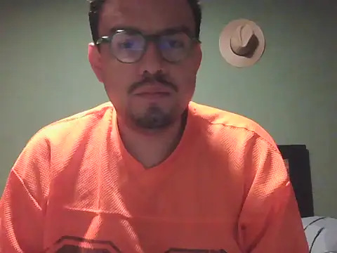 Snapshot of FrancBastien chatting on June 2, 2026, 4:14 am FrancBastien online show from June 2, 2026, 4:14 am