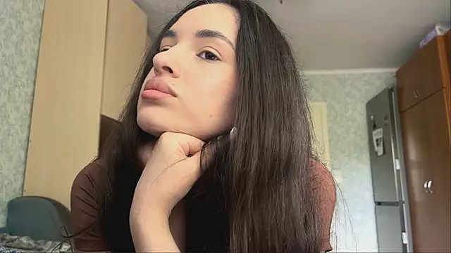 CarolineRu online show from May 19, 2026, 9:59 am