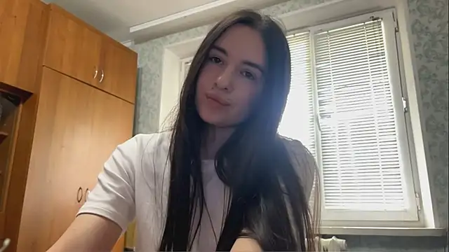 CarolineRu online show from May 25, 2026, 9:59 am