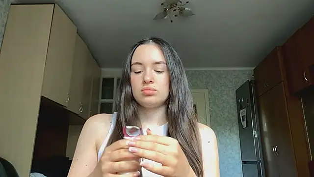 CarolineRu online show from May 28, 2026, 11:40 am