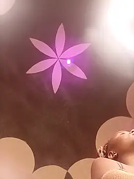 sexy girlyee online show from May 31, 2026, 7:59 pm