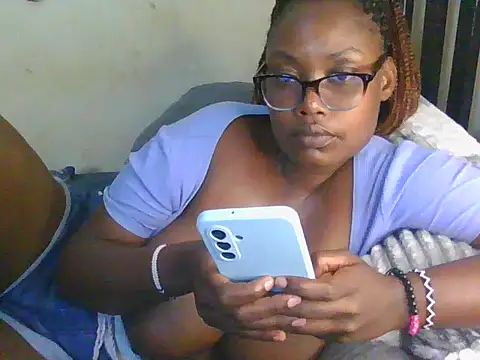 Snapshot of Sexy-Mish chatting on May 22, 2026, 7:04 am Sexy-Mish online show from May 22, 2026, 7:04 am