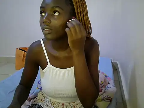 Snapshot of BUNNY_BLISS1 chatting on May 17, 2026, 8:16 pm BUNNY BLISS1 online show from May 17, 2026, 8:16 pm