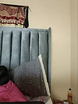 Snapshot of slim_ebon chatting on July 17, 2026, 6:35 pm slim ebon online show from July 17, 2026, 6:35 pm