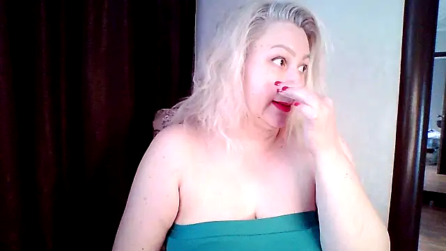 Snapshot of MissisXL chatting on May 26, 2026, 7:59 am MissisXL online show from May 26, 2026, 7:59 am