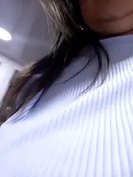  Pamelamilff online show from May 19, 2026, 12:33 pm