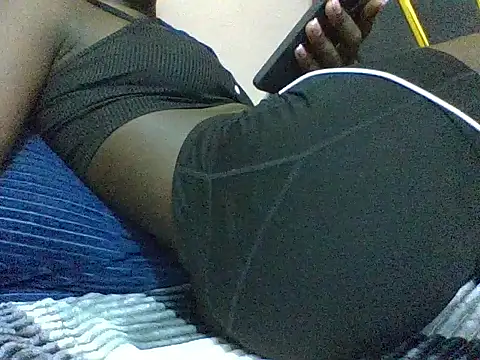 Curvyqueeh online show from June 25, 2026, 7:18 pm