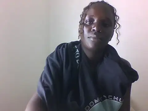 LatishLava online show from May 18, 2026, 1:06 pm