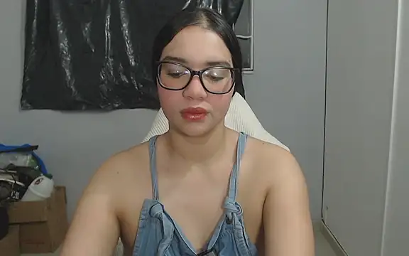 Snapshot of karen_golden1 chatting on June 25, 2026, 6:07 am karen golden1 online show from June 25, 2026, 6:07 am