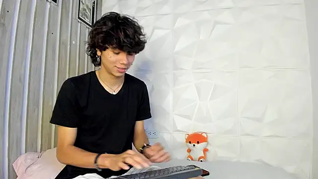 Snapshot of sckrapper chatting on May 25, 2026, 12:00 pm sckrapper online show from May 25, 2026, 12:00 pm