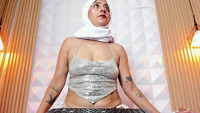 naila sweet online show from July 17, 2026, 6:46 pm