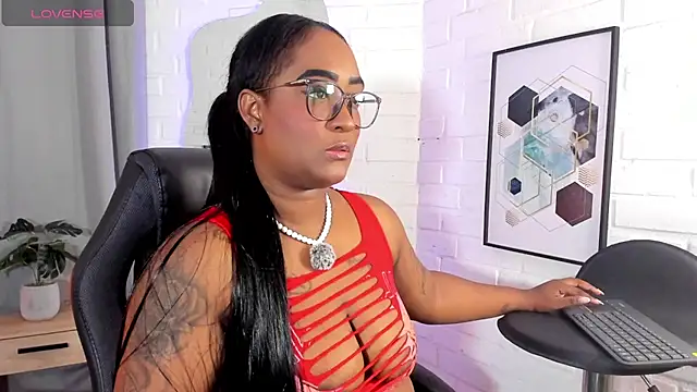 alison daniels  online show from November 6, 2025, 1:45 pm