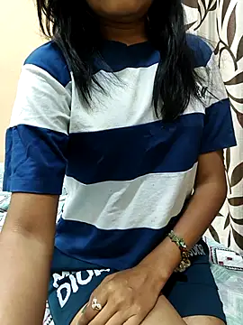 Shanaya 001 online show from May 30, 2026, 6:21 am