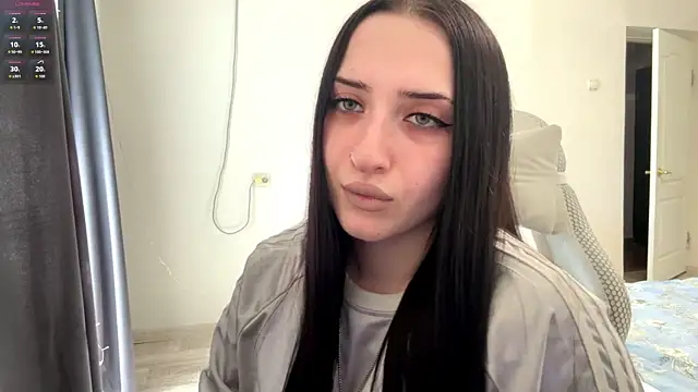 KiraJaydes online show from May 22, 2026, 12:55 pm