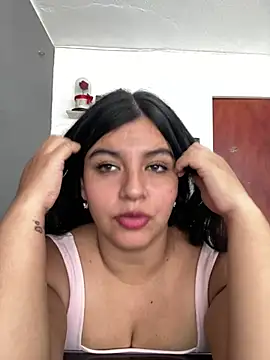 Snapshot of Sofiaa_Bloom chatting on May 30, 2026, 4:15 pm Sofiaa Bloom online show from May 30, 2026, 4:15 pm